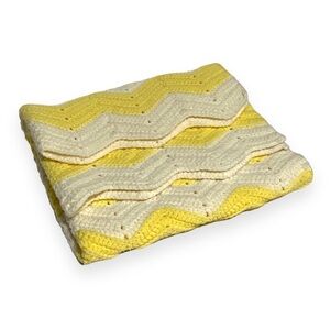 Handmade Crocheted Chevron Ripple Baby‎ Blanket Lap Afghan Yellow White Nursery